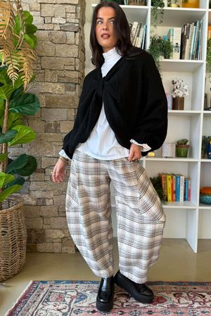 Big Softie Batwing Or Butterfly Knit Black /13=